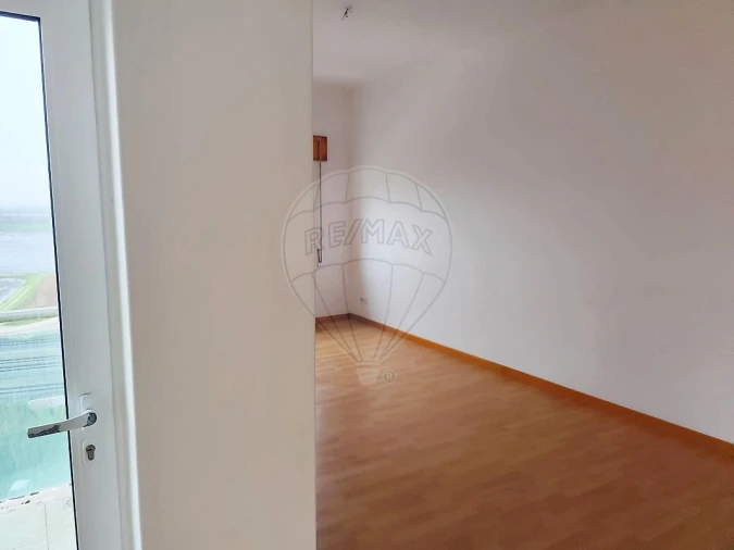 Apartamento T2 para Venda em Azambuja Foto 13