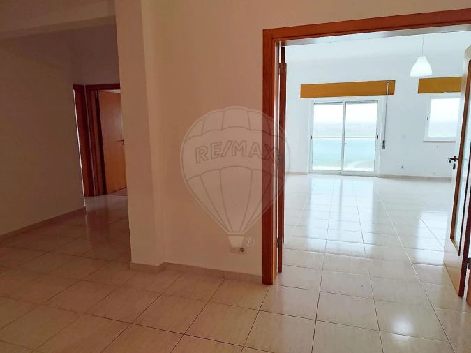 Apartamento T2 para Venda em Azambuja Foto 9