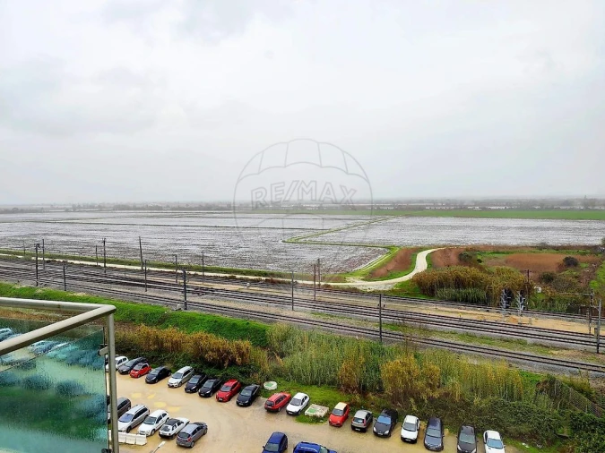 Apartamento T2 para Venda em Azambuja Foto 3