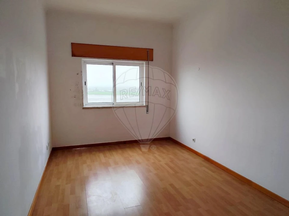 Apartamento T2 para Venda em Azambuja Foto 17