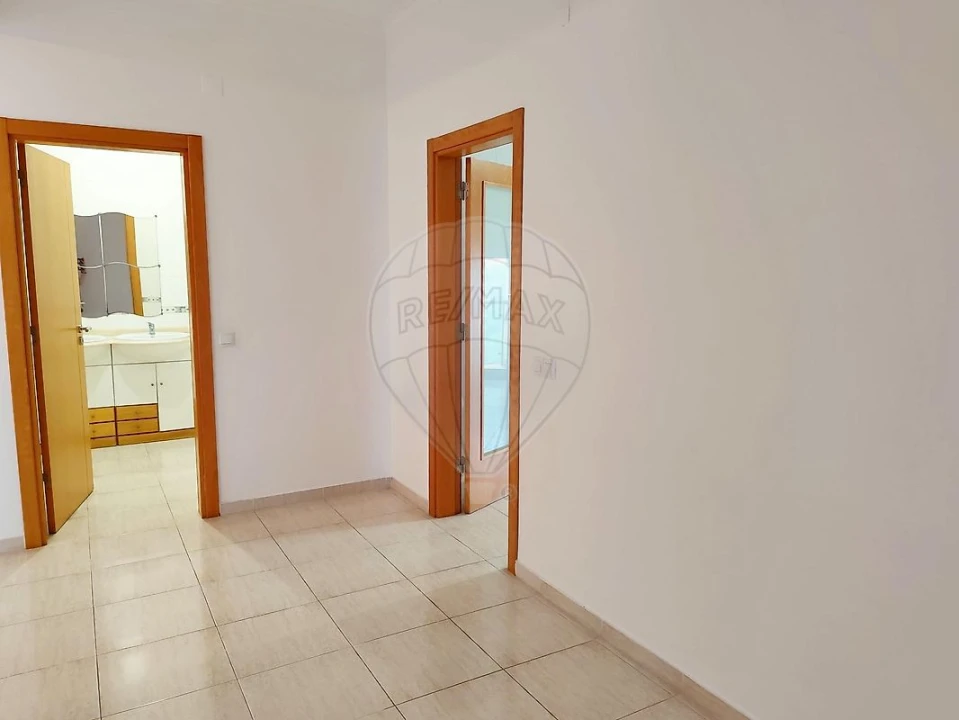 Apartamento T2 para Venda em Azambuja Foto 10
