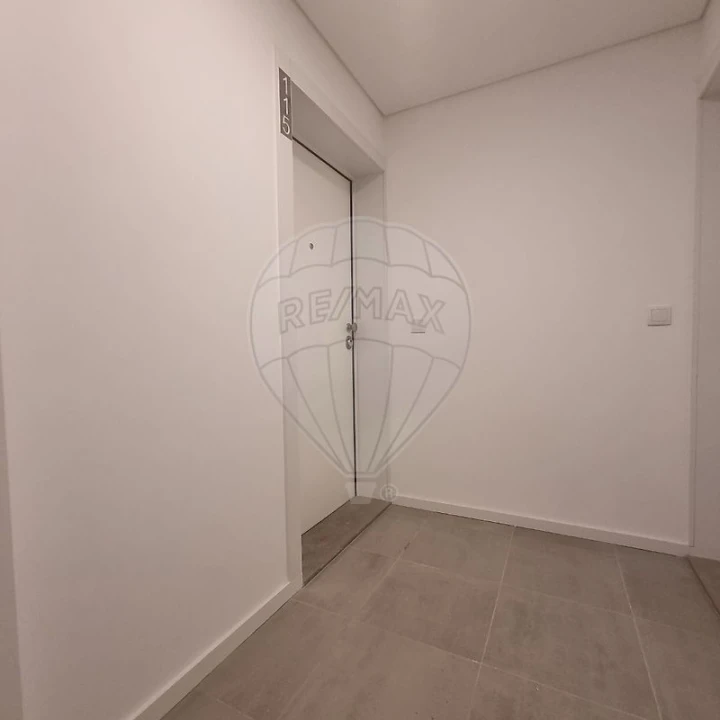 Apartamento T1 para Arrendamento em Paranhos Foto 13