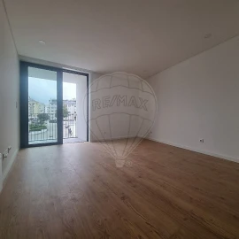 Apartamento T1 para Arrendamento em Paranhos