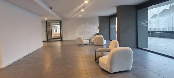 Apartamento T1 para Arrendamento em Paranhos