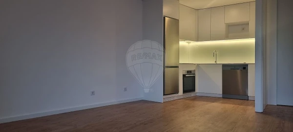 Apartamento T1 para Arrendamento em Paranhos