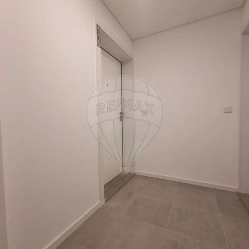 Apartamento T1 para Arrendamento em Paranhos Foto 13
