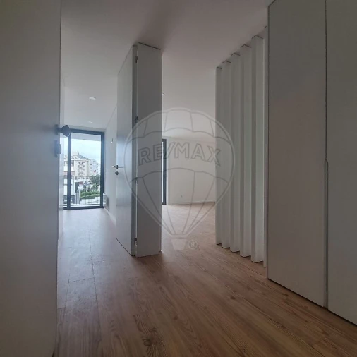 Apartamento T1 para Arrendamento em Paranhos Foto 12