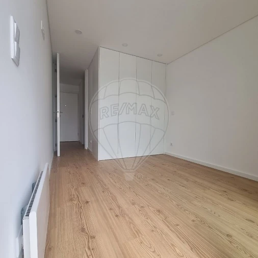 Apartamento T1 para Arrendamento em Paranhos Foto 25