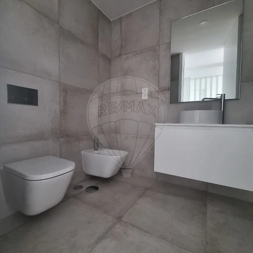 Apartamento T1 para Arrendamento em Paranhos Foto 7