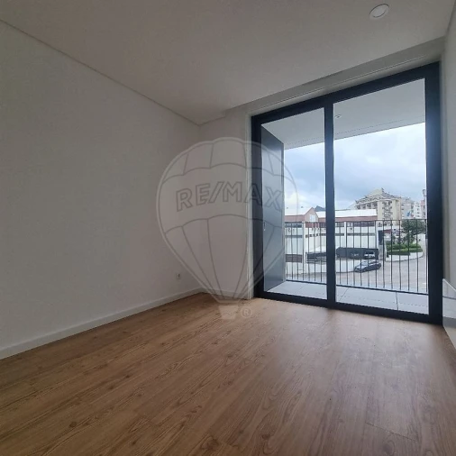 Apartamento T1 para Arrendamento em Paranhos Foto 2