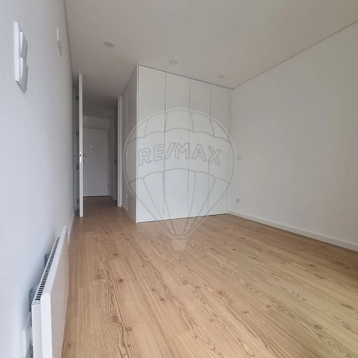 Apartamento T1 para Arrendamento em Paranhos Foto 25