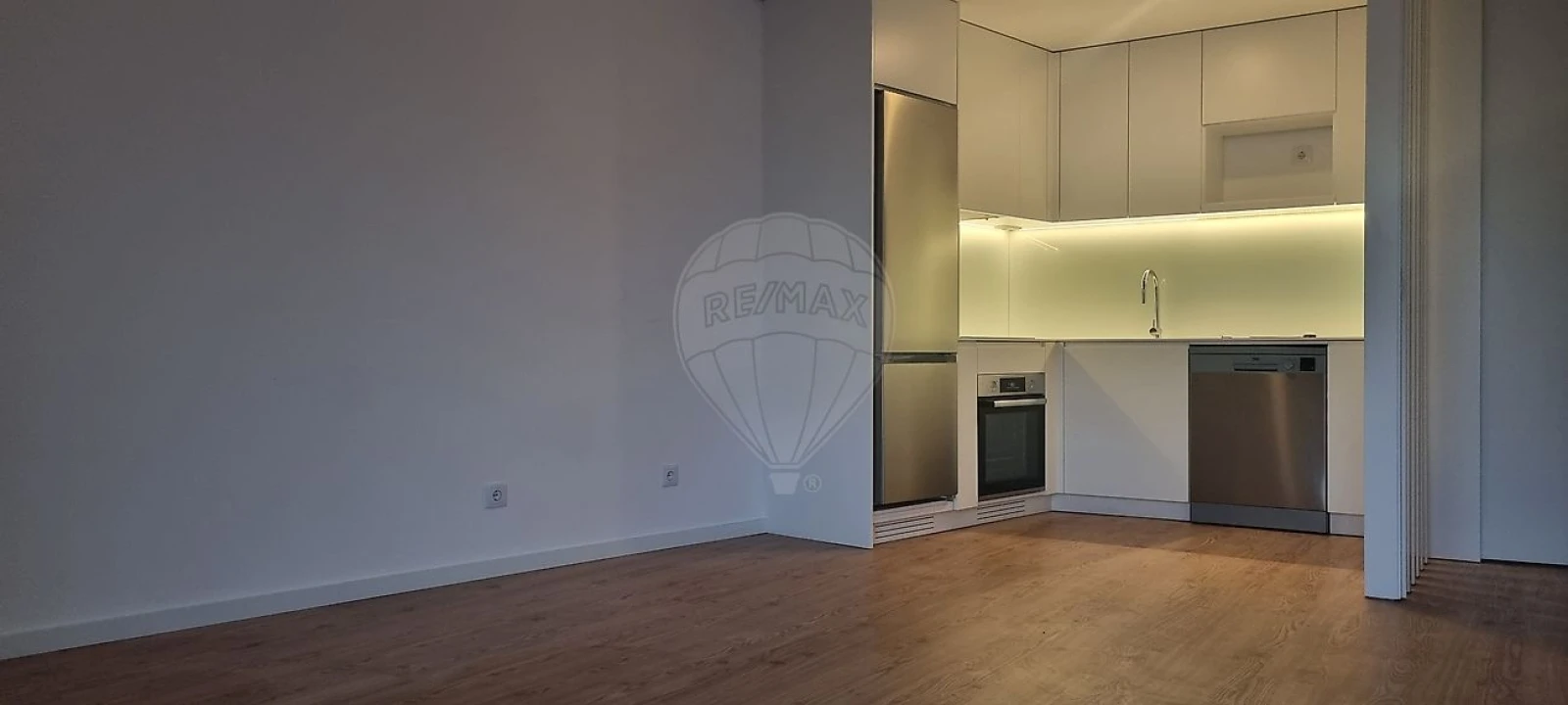 Apartamento T1 para Arrendamento em Paranhos Foto 22