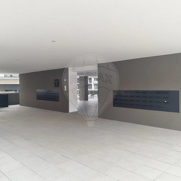 Apartamento T1 para Arrendamento em Paranhos Foto 18