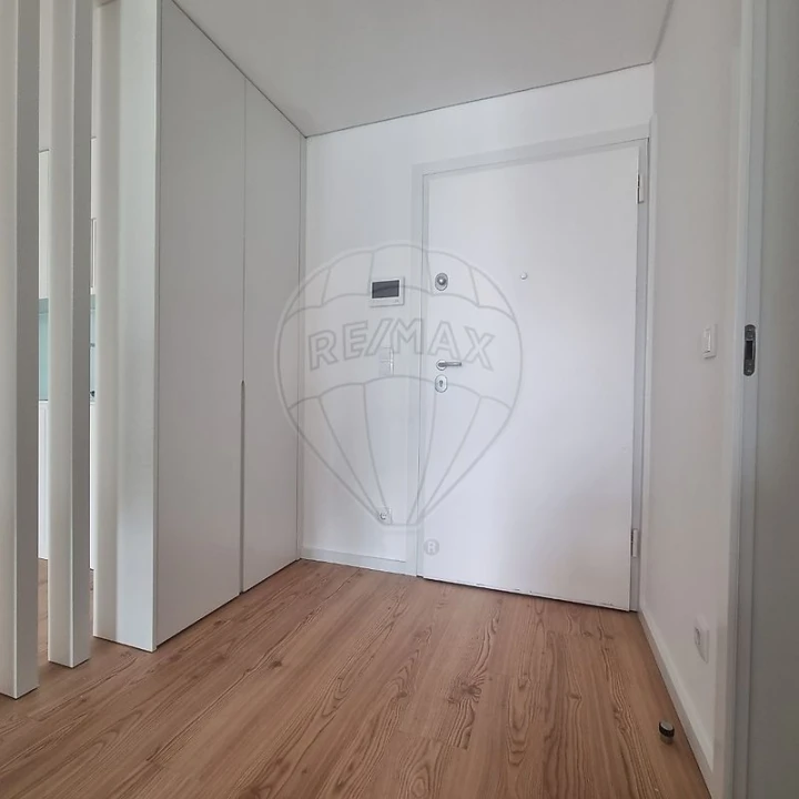 Apartamento T1 para Arrendamento em Paranhos Foto 11