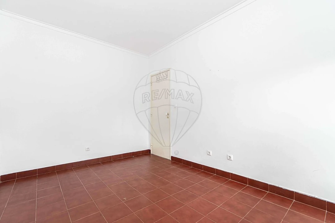 Apartamento T2 para Venda em Moscavide e Portela Foto 9