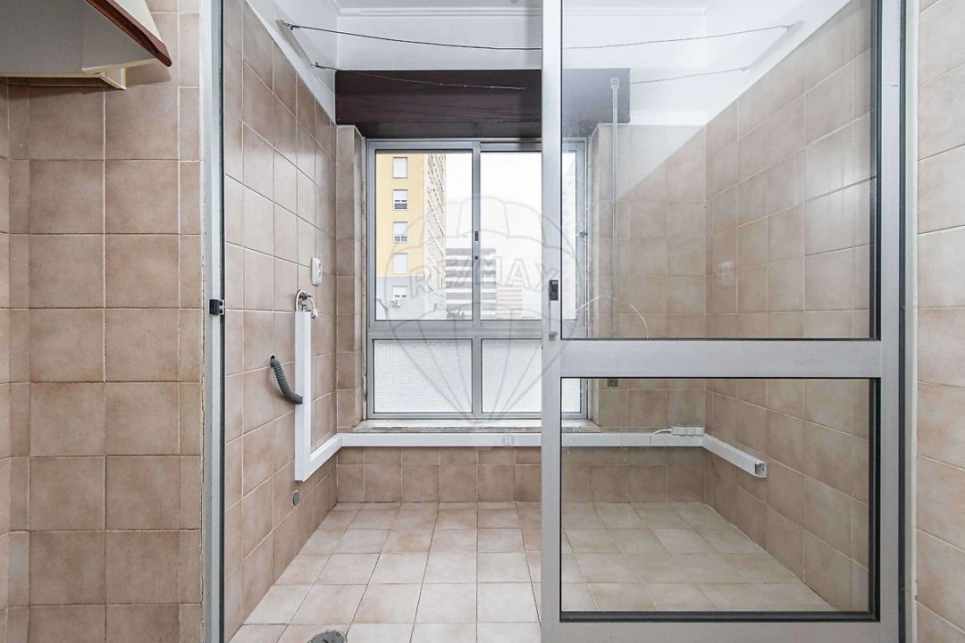 Apartamento T2 para Venda em Moscavide e Portela Foto 4