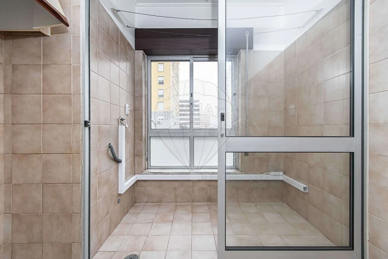 Apartamento T2 para Venda em Moscavide e Portela Foto 4