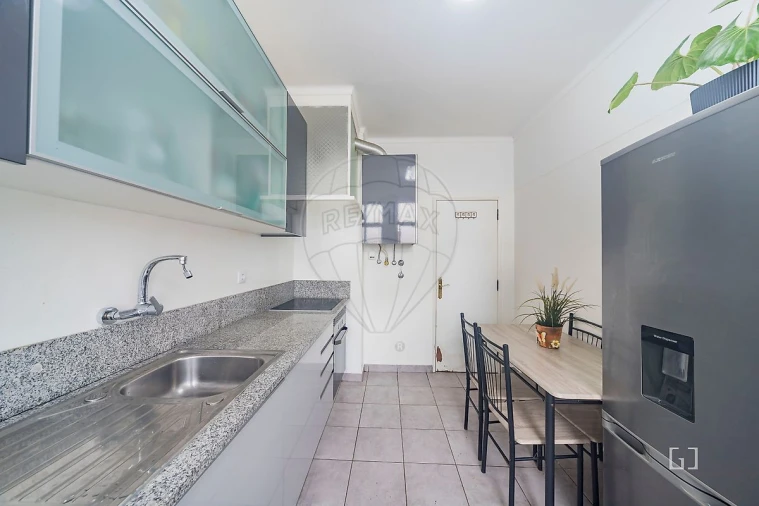 Apartamento T1 para Venda em Águas Livres Foto 5