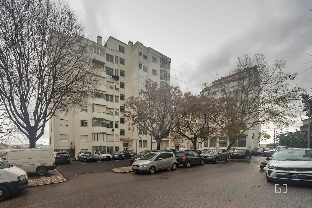 Apartamento T1 para Venda em Águas Livres Foto 2