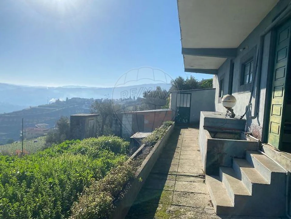 Moradia T4 para Venda em Loureiro Foto 4