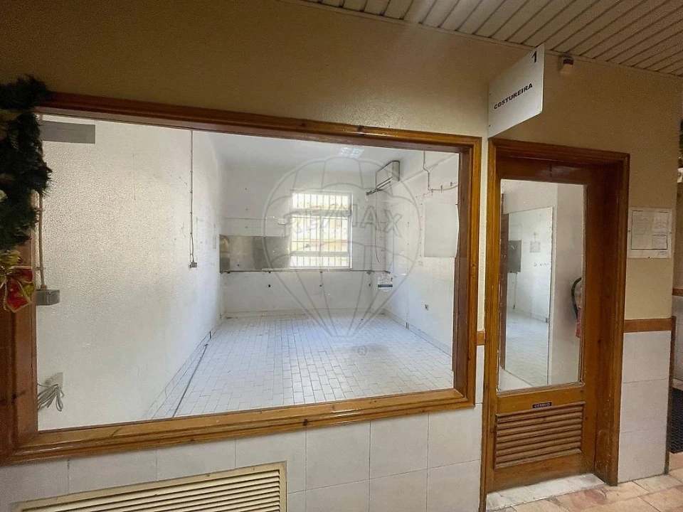 Loja para Arrendamento em Póvoa de Santa Iria e Forte da Casa Foto 1