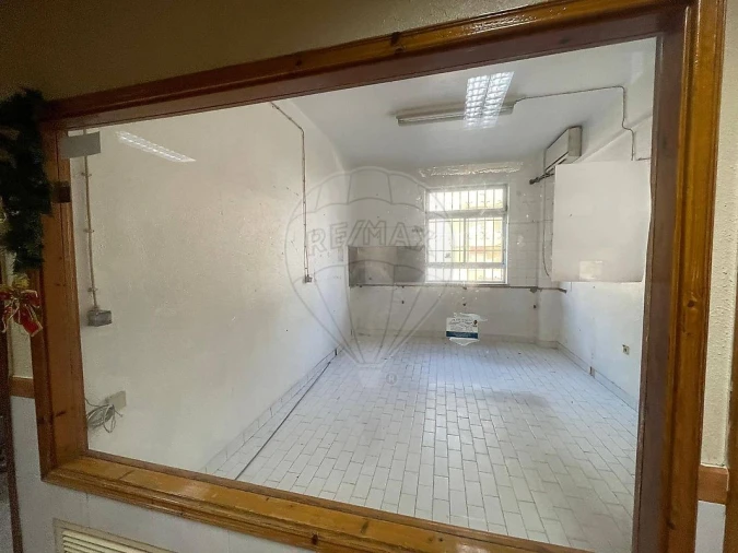 Loja para Arrendamento em Póvoa de Santa Iria e Forte da Casa Foto 2