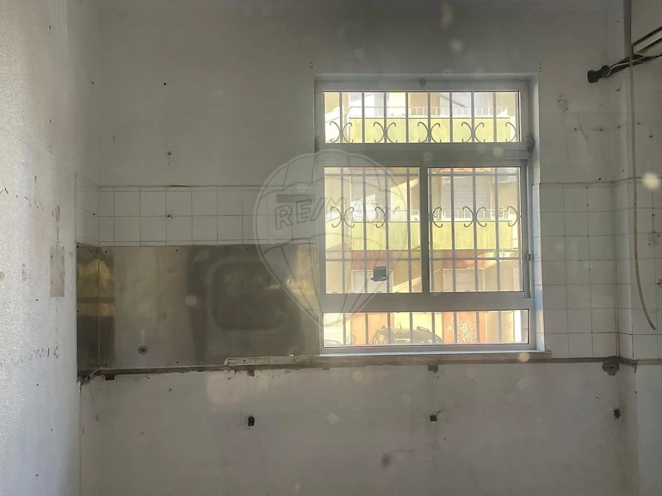 Loja para Arrendamento em Póvoa de Santa Iria e Forte da Casa Foto 7