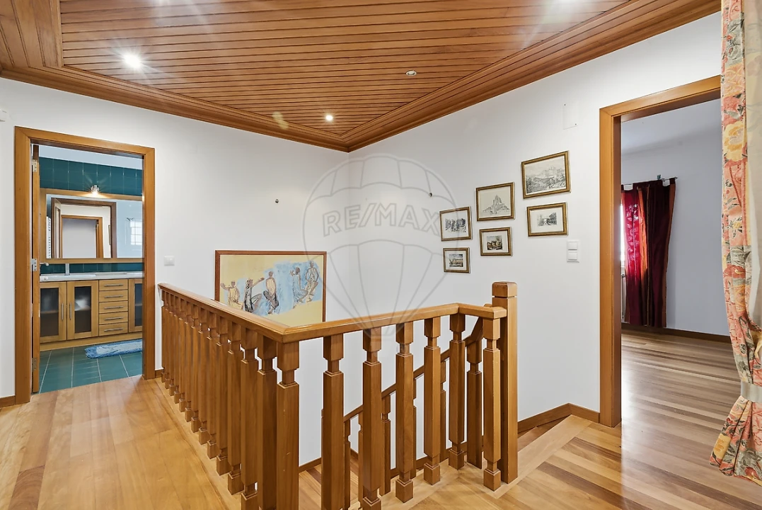 Moradia T5 para Venda em Silveira Foto 10