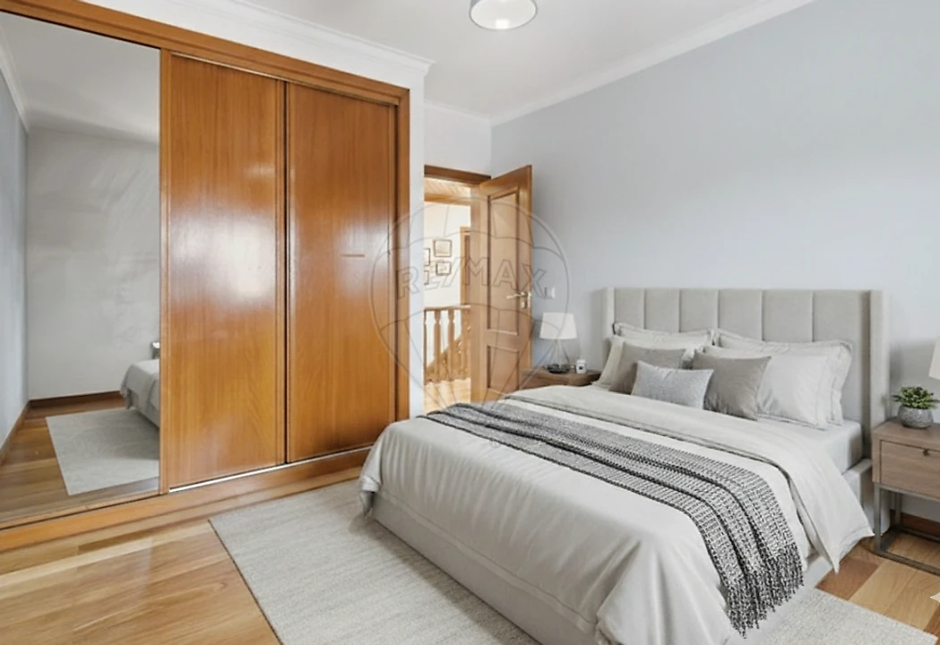 Moradia T5 para Venda em Silveira Foto 16