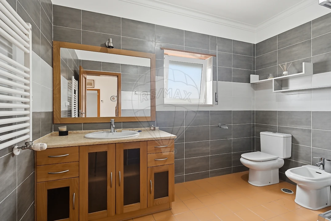 Moradia T5 para Venda em Silveira Foto 23