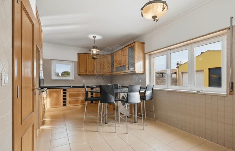 Moradia T5 para Venda em Silveira Foto 8