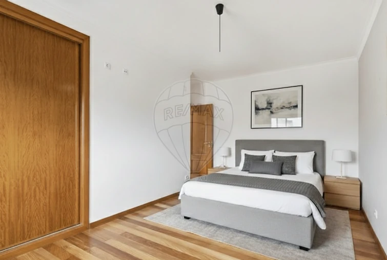 Moradia T5 para Venda em Silveira Foto 18