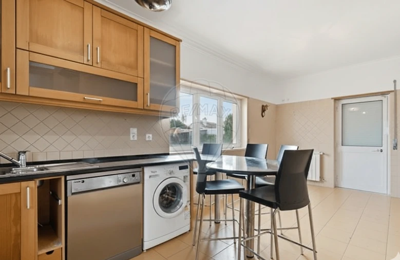 Moradia T5 para Venda em Silveira Foto 7