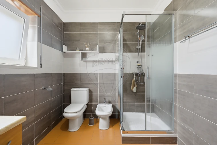 Moradia T5 para Venda em Silveira Foto 22