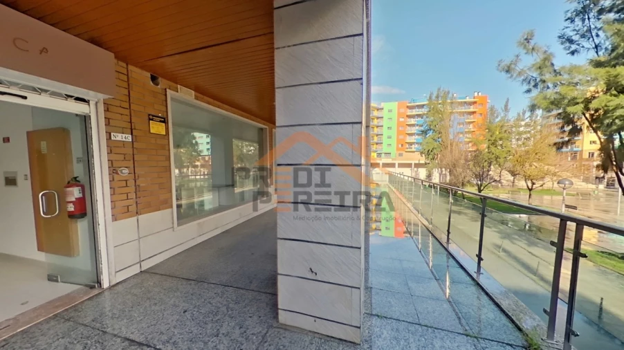 Loja para Arrendamento em Ramada e Caneças Foto 20
