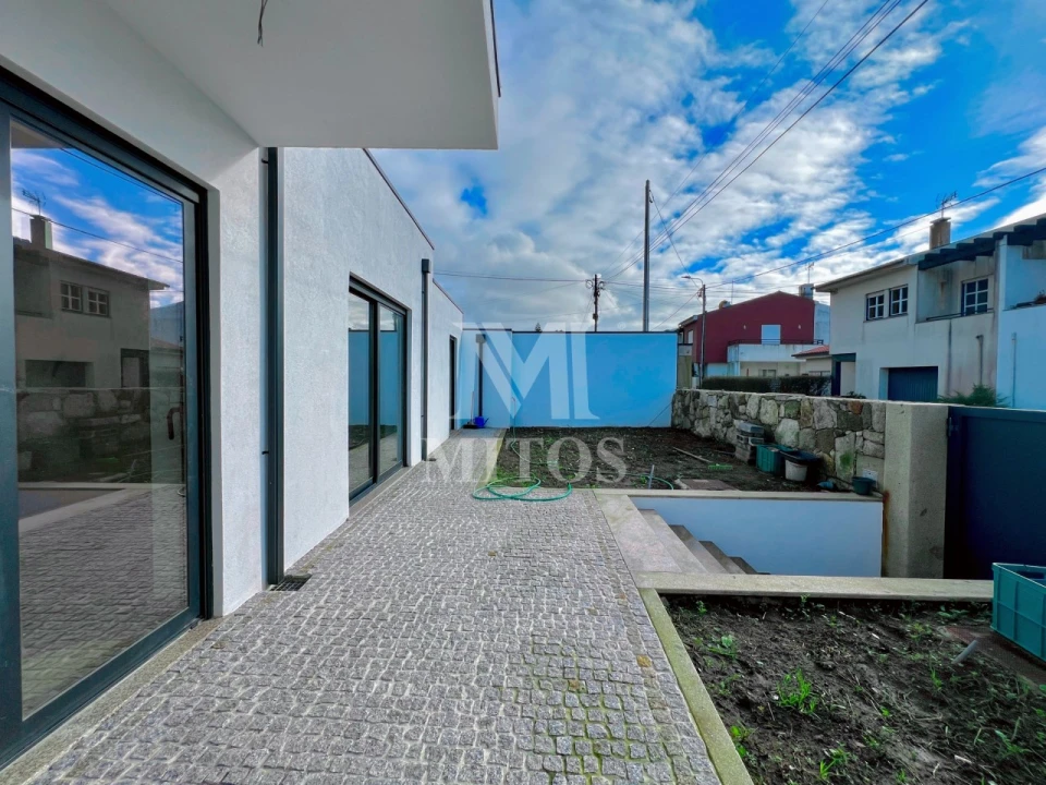 Moradia T2 para Venda em Areosa Foto 4