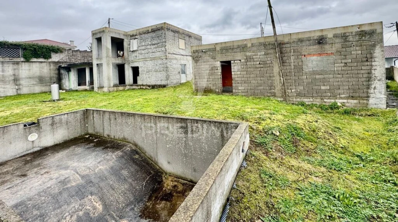 Moradia T4 para Venda em Serzedelo Foto 7