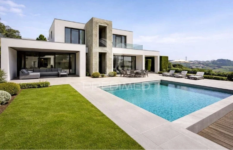 Moradia T4 para Venda em Serzedelo Foto 2