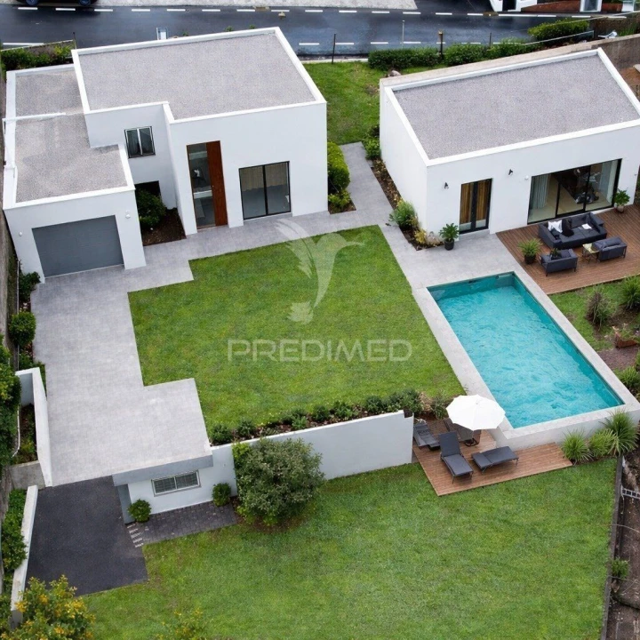 Moradia T4 para Venda em Serzedelo Foto 1