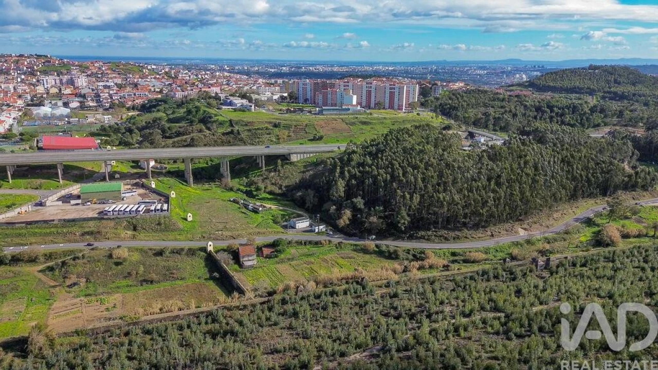 Terreno para Venda em Casal de Cambra Foto 17