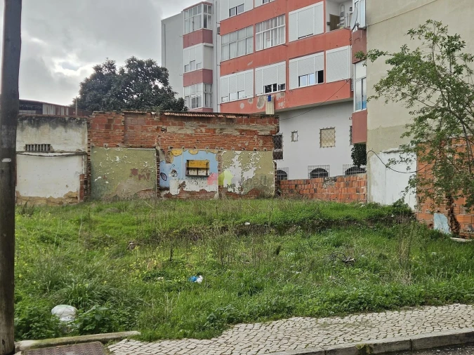 Terreno para Venda em Baixa da Banheira e Vale da Amoreira Foto 3
