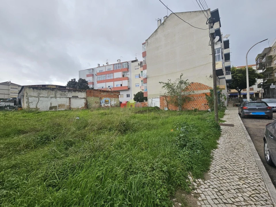 Terreno para Venda em Baixa da Banheira e Vale da Amoreira Foto 2
