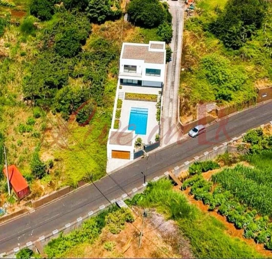 Terreno para Venda em Arco da Calheta Foto 11