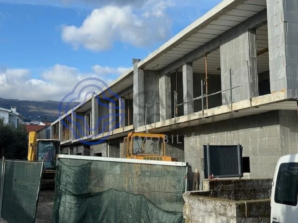 Moradia T4 para Venda em Boidobra Foto 39