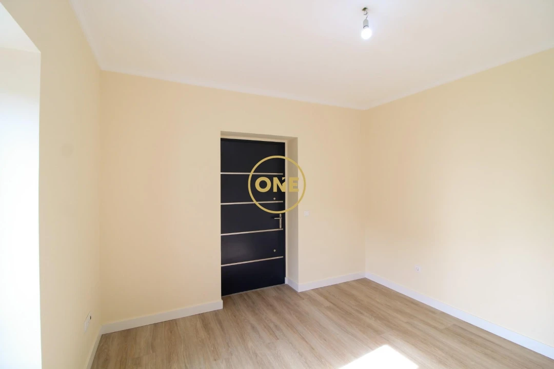 Moradia T3 para Venda em Quinta Grande Foto 16