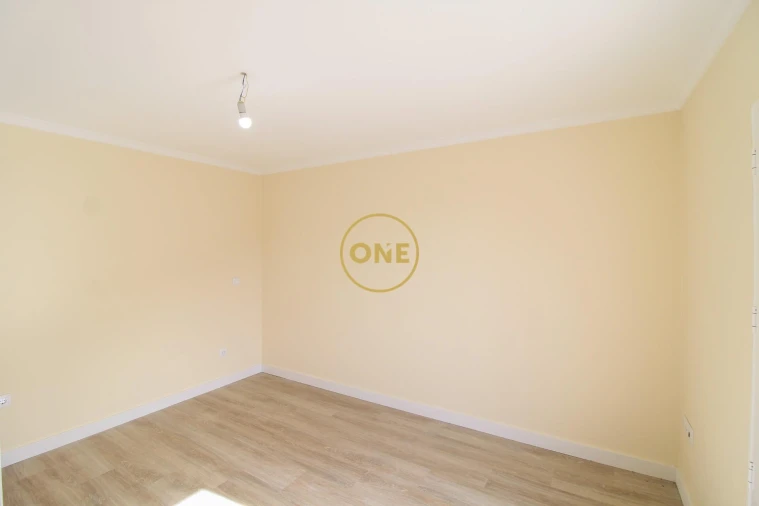 Moradia T3 para Venda em Quinta Grande Foto 11