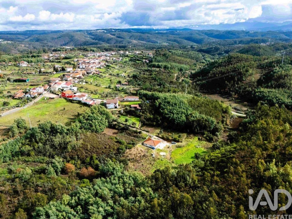 Moradia T2 para Venda em Friúmes e Paradela Foto 1