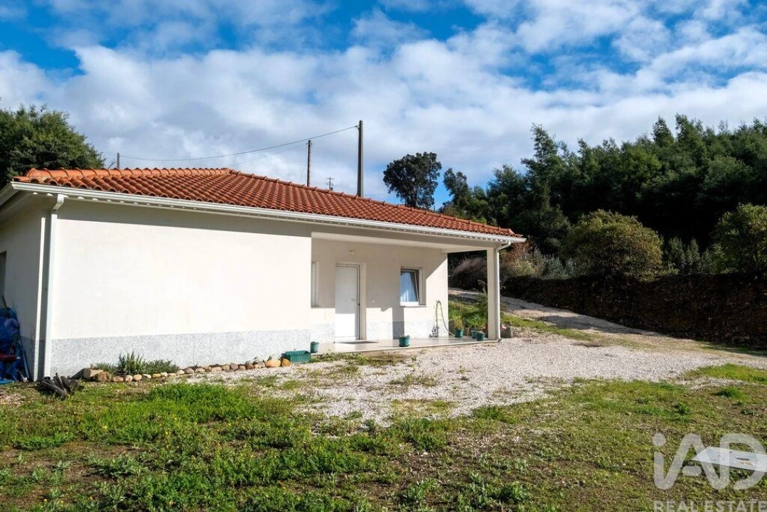 Moradia T2 para Venda em Friúmes e Paradela Foto 6