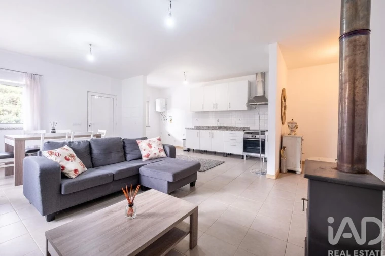 Moradia T2 para Venda em Friúmes e Paradela Foto 8