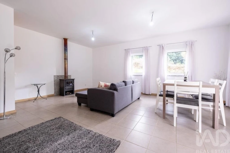 Moradia T2 para Venda em Friúmes e Paradela Foto 11